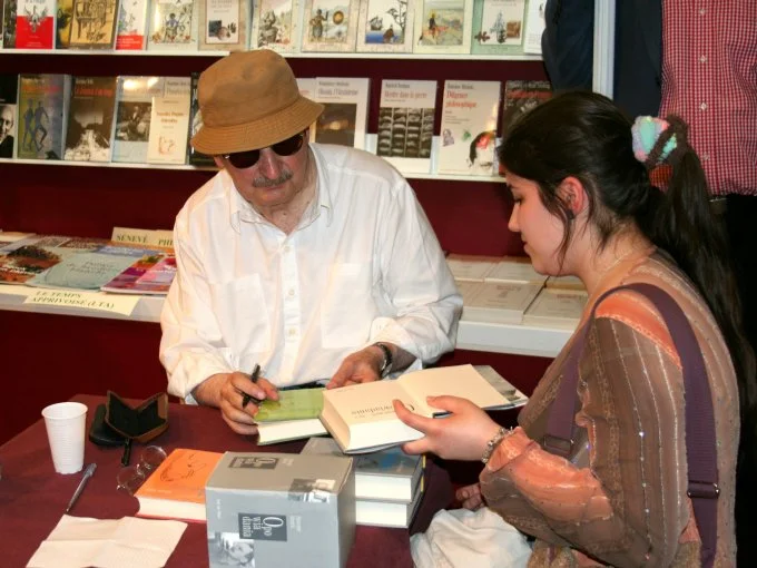 Sławomir Mrożek — polski dramaturg, autor opowiadania „Artysta”.